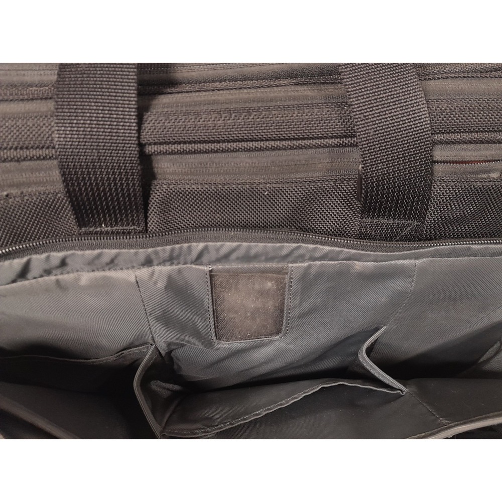 Briggs & Riley Travelware Expandable 17"x 13" Cabin Laptop Bag Black BB104X-4 - Picture 11 of 11